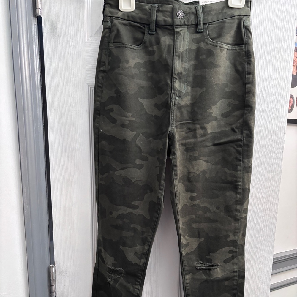 American Eagle outfitters brand new Camouflage Skinny Pants jeggings size 8